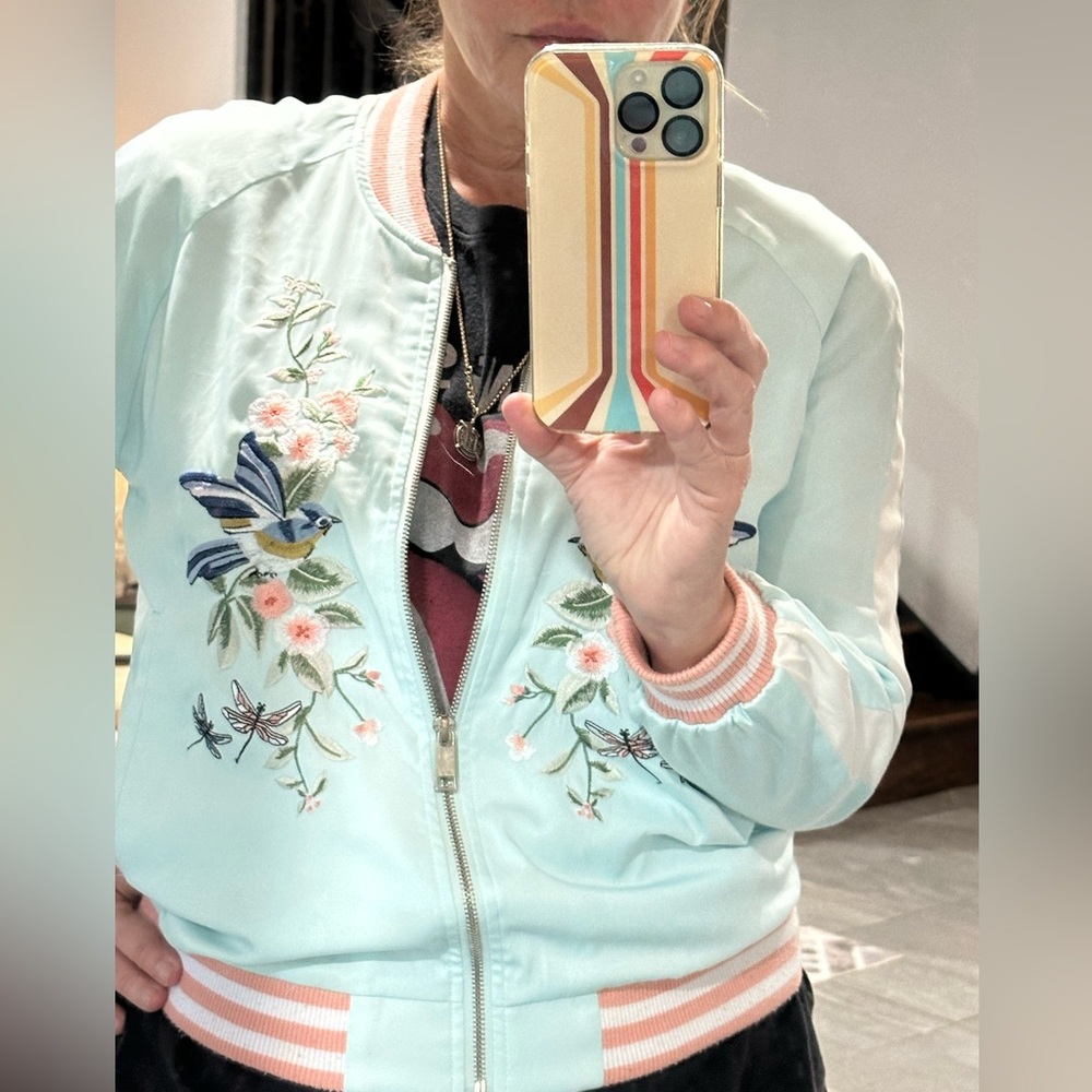 Embroidered Floral Bomber Jacket. Rare find and looks designer.Sm oveszd fit s-L